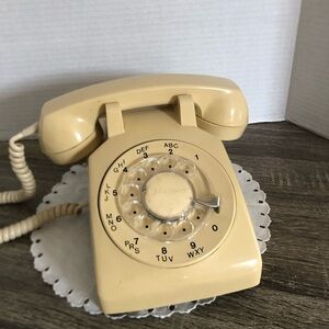 Vintage Cream Rotary Telephone